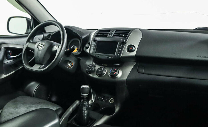 Toyota RAV4 - Фото 6