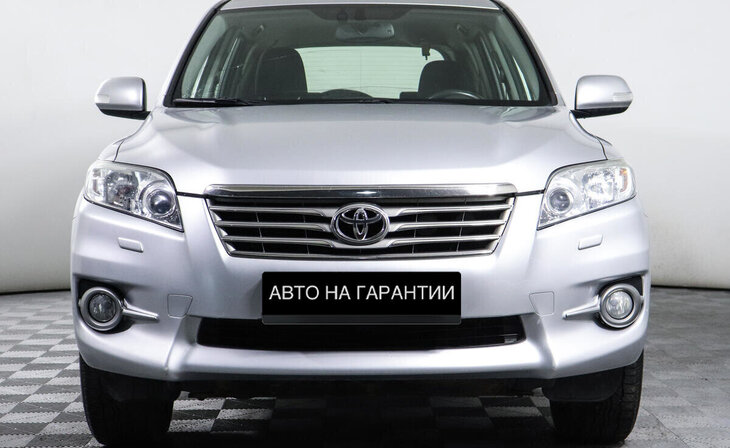 Toyota RAV4 - Фото 1
