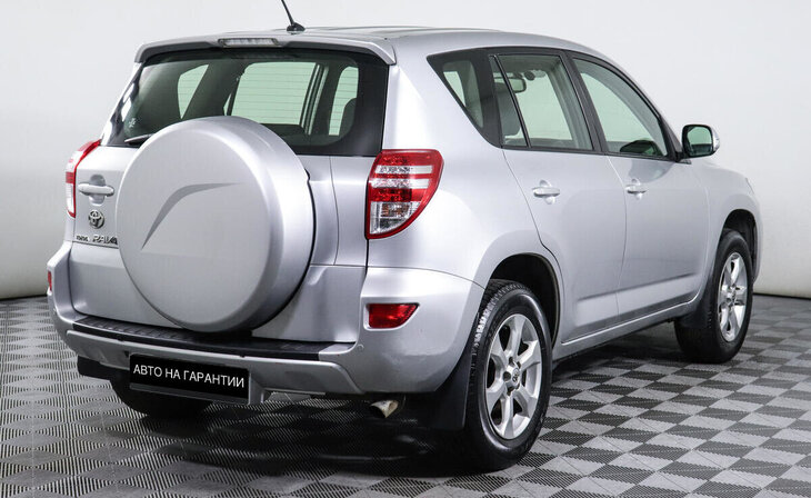Toyota RAV4 - Фото 2