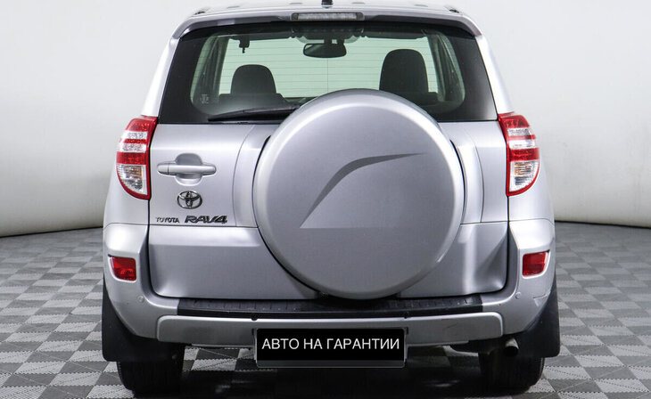 Toyota RAV4 - Фото 3