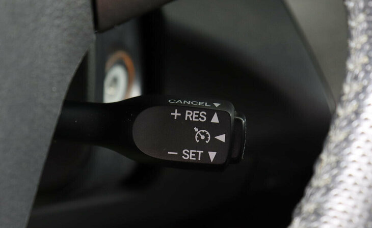 Toyota RAV4 - Фото 8