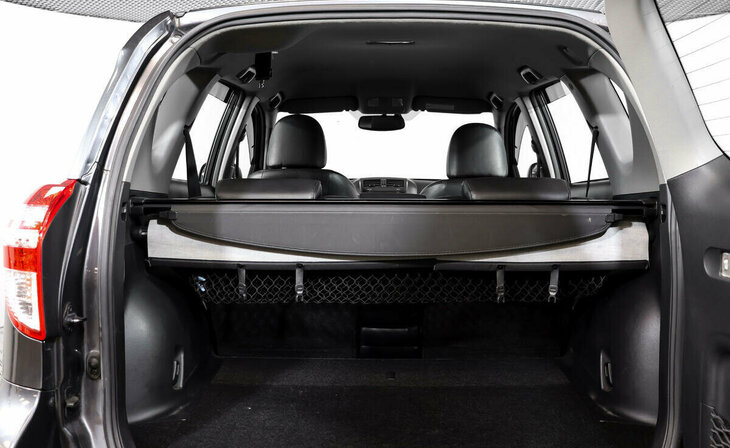 Toyota RAV4 - Фото 11