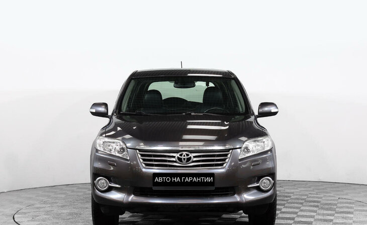 Toyota RAV4 - Фото 1