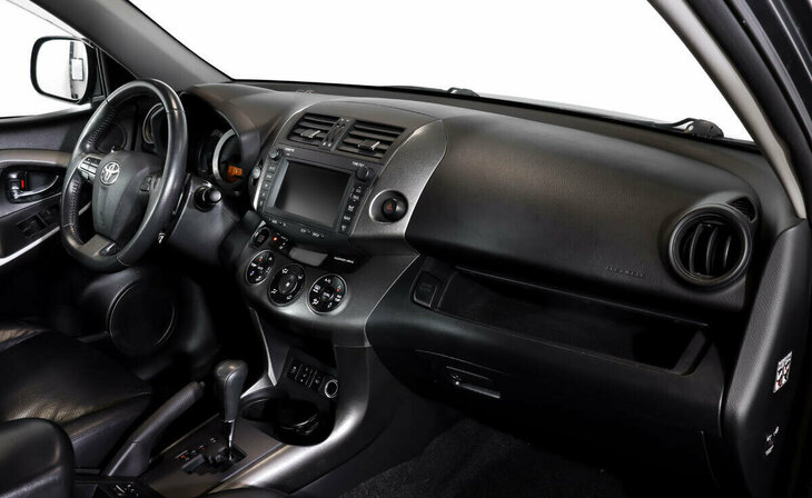 Toyota RAV4 - Фото 4