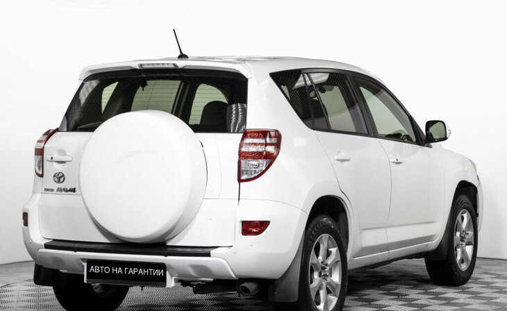Toyota RAV4 - Фото 4