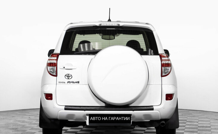Toyota RAV4 - Фото 5