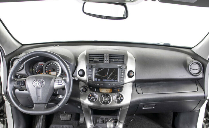 Toyota RAV4 - Фото 7