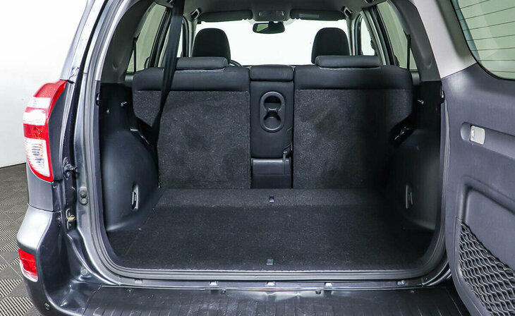 Toyota RAV4 - Фото 15