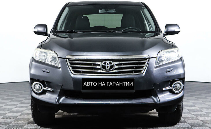 Toyota RAV4 - Фото 1