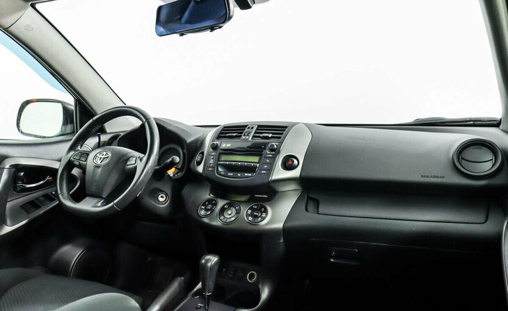 Toyota RAV4 - Фото 4
