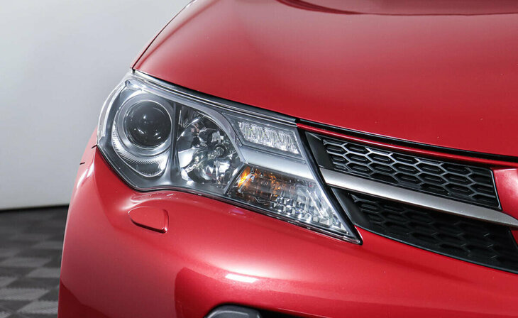 Toyota RAV4 - Фото 6