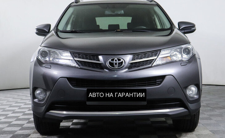 Toyota RAV4 - Фото 1