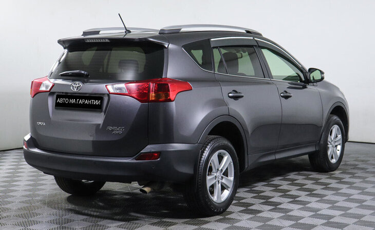 Toyota RAV4 - Фото 2
