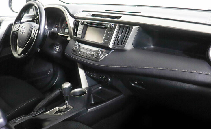 Toyota RAV4 - Фото 5