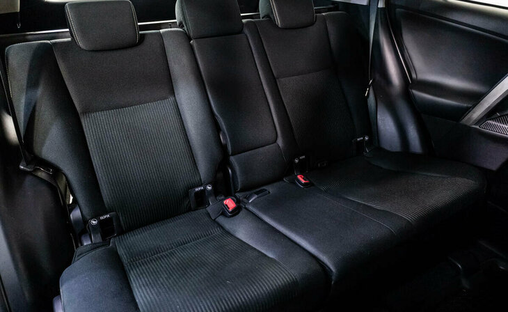 Toyota RAV4 - Фото 9