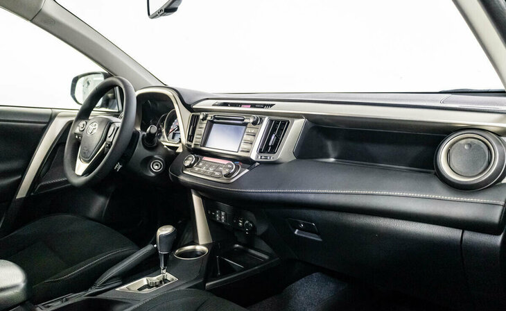 Toyota RAV4 - Фото 4