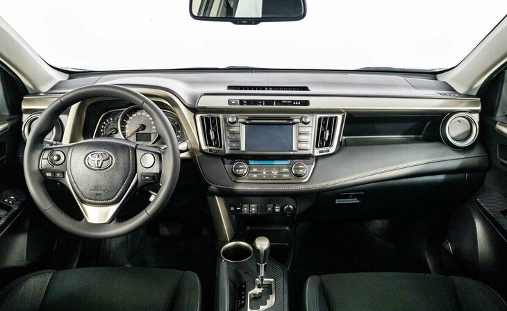 Toyota RAV4 - Фото 6