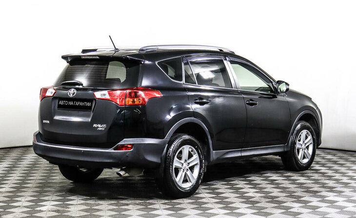Toyota RAV4 - Фото 2