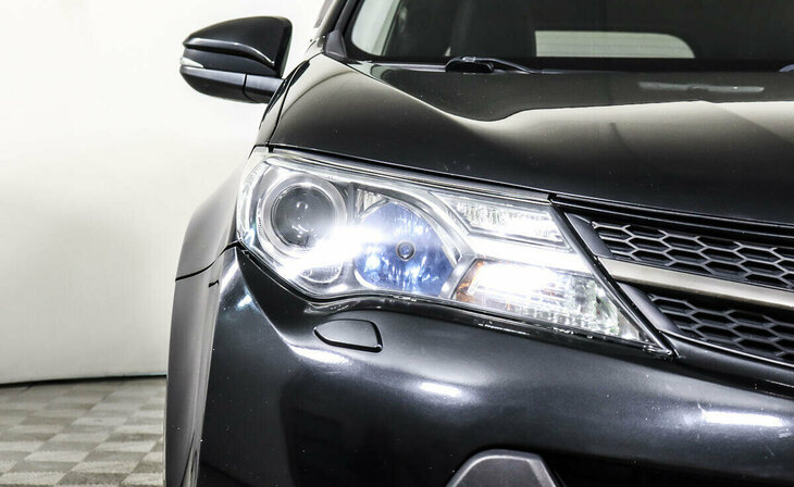 Toyota RAV4 - Фото 4