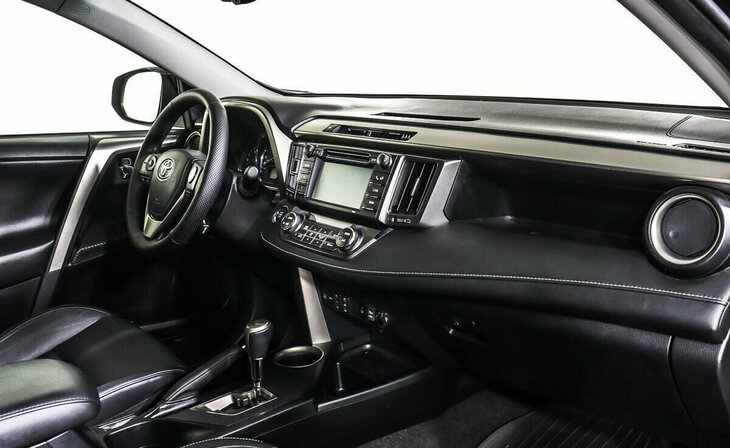 Toyota RAV4 - Фото 6