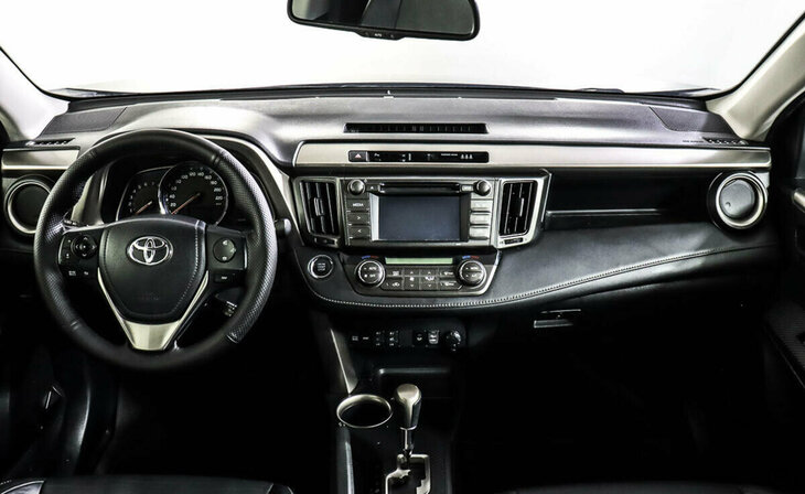 Toyota RAV4 - Фото 8