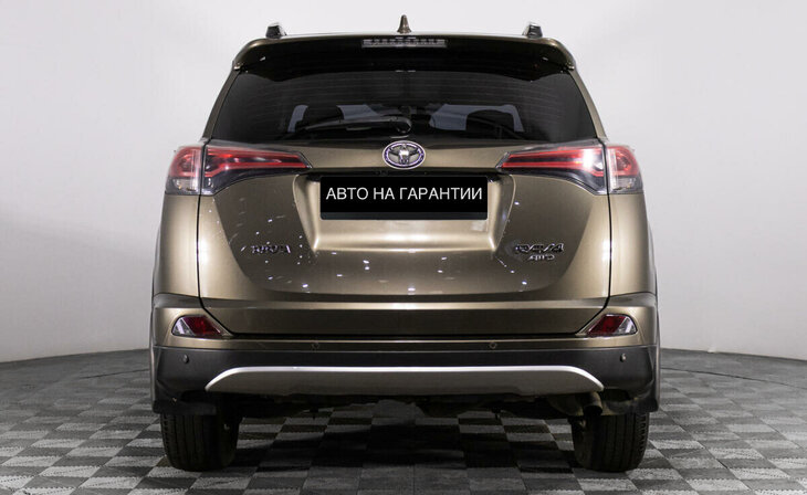 Toyota RAV4 - Фото 3