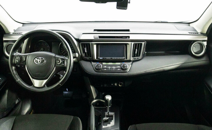 Toyota RAV4 - Фото 5