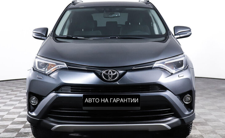 Toyota RAV4 - Фото 1