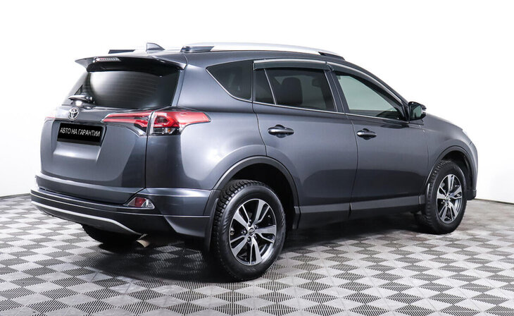 Toyota RAV4 - Фото 4