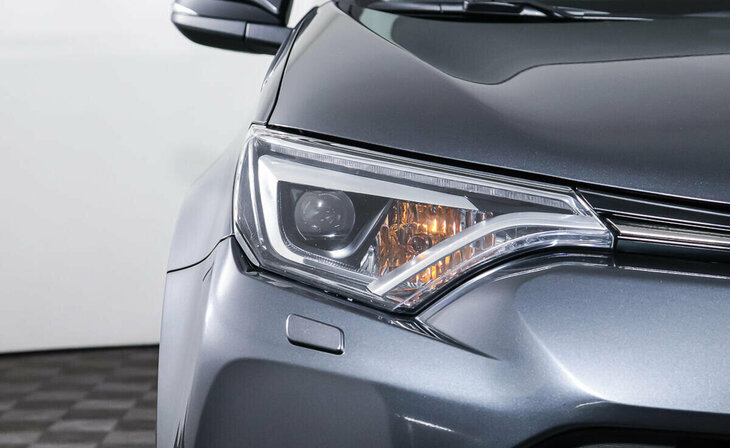 Toyota RAV4 - Фото 6