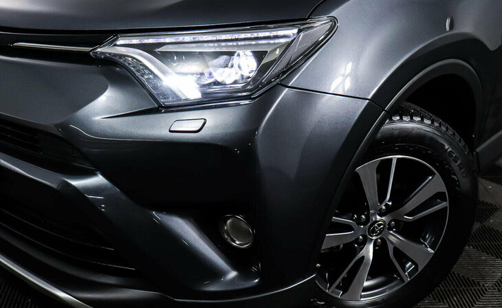 Toyota RAV4 - Фото 7