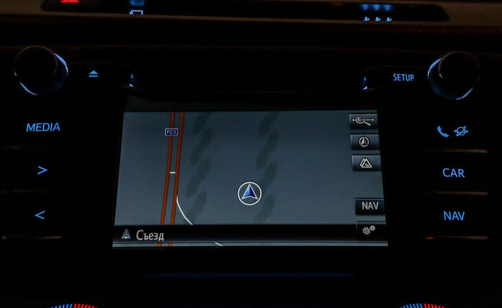 Toyota RAV4 - Фото 9