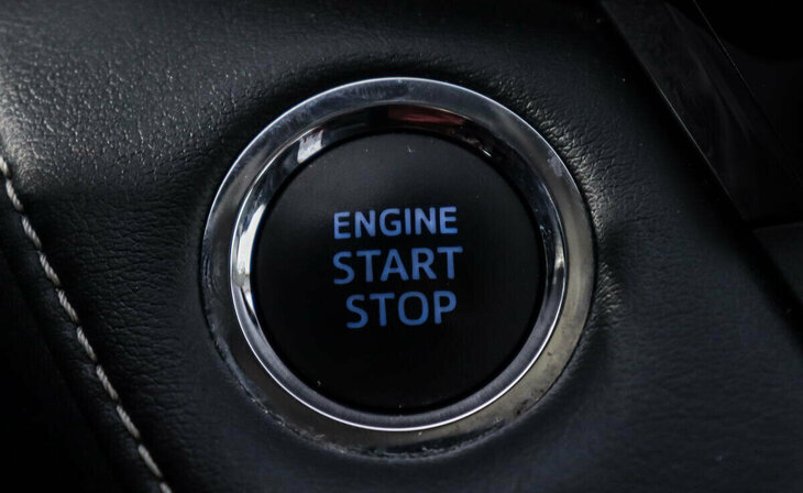 Toyota RAV4 - Фото 10