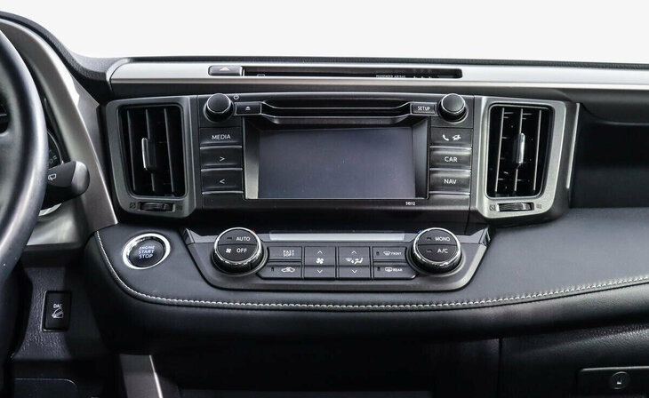 Toyota RAV4 - Фото 7