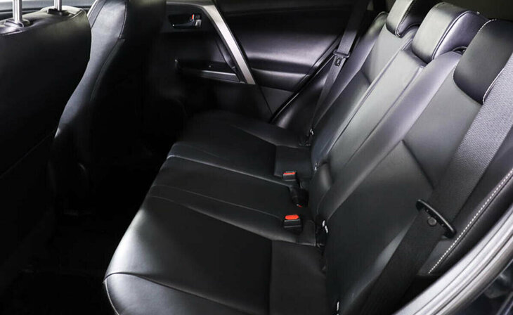 Toyota RAV4 - Фото 10