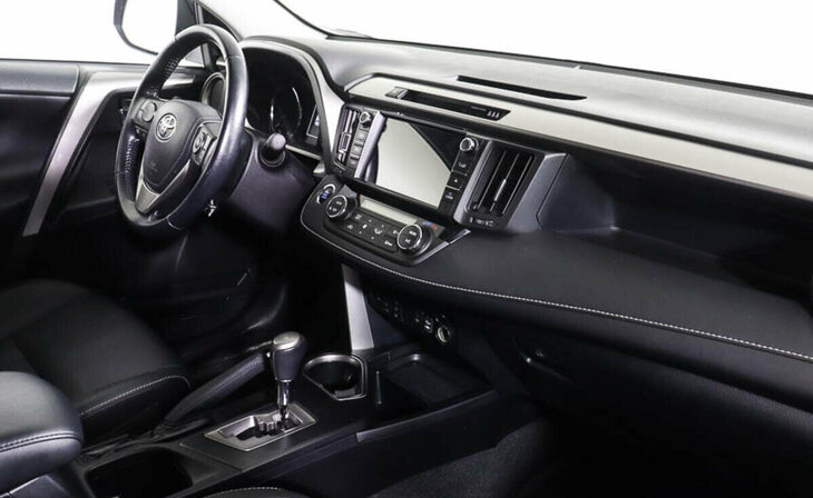 Toyota RAV4 - Фото 4