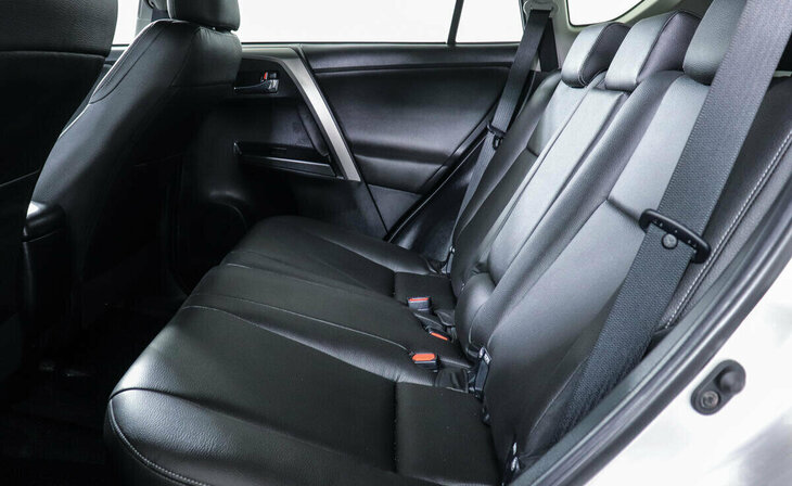 Toyota RAV4 - Фото 9