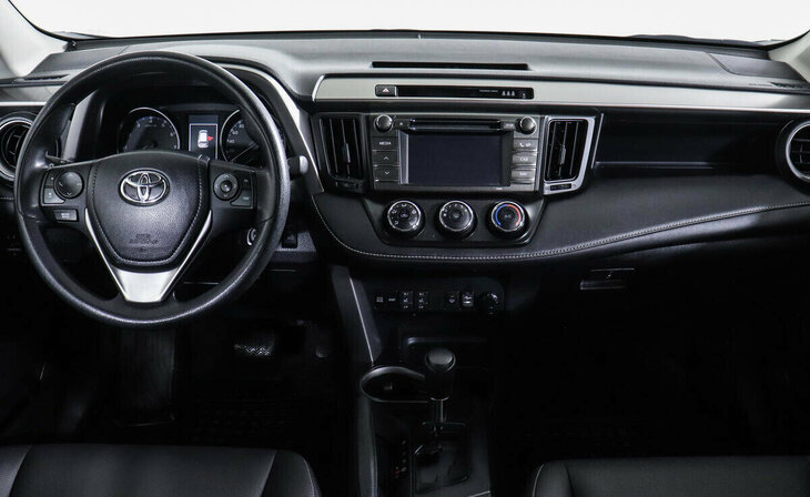 Toyota RAV4 - Фото 6