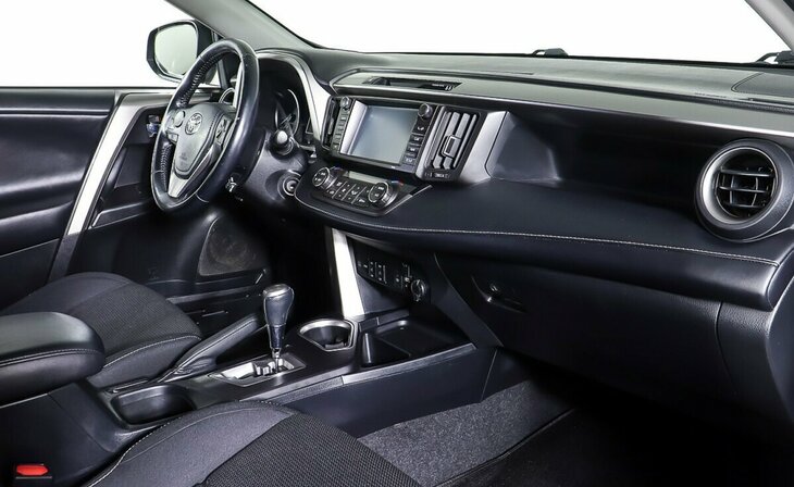 Toyota RAV4 - Фото 9