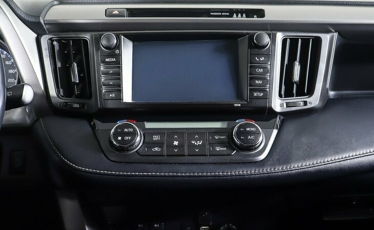 Toyota RAV4 - Фото 12