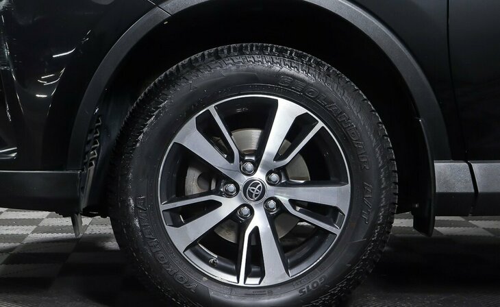 Toyota RAV4 - Фото 8