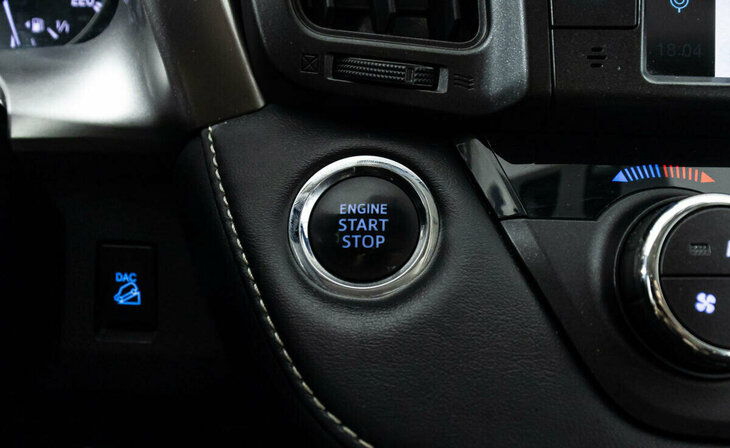 Toyota RAV4 - Фото 12