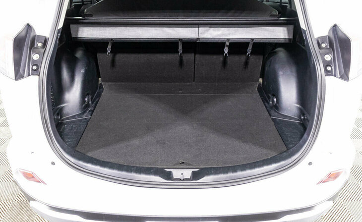 Toyota RAV4 - Фото 17