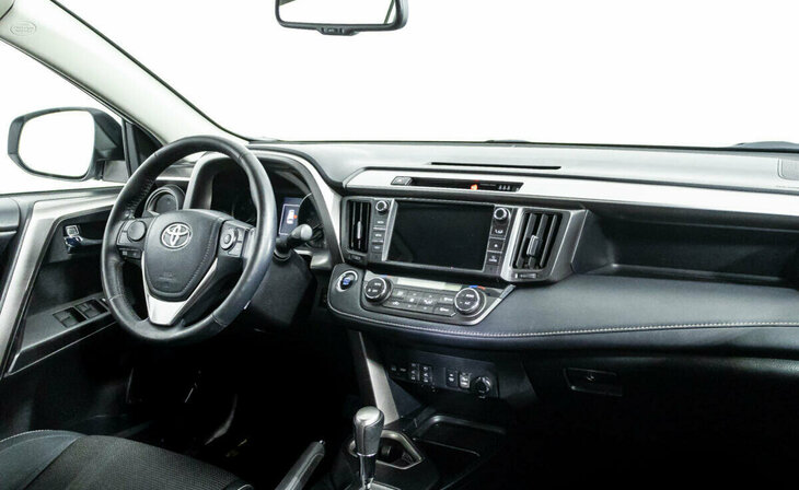 Toyota RAV4 - Фото 4