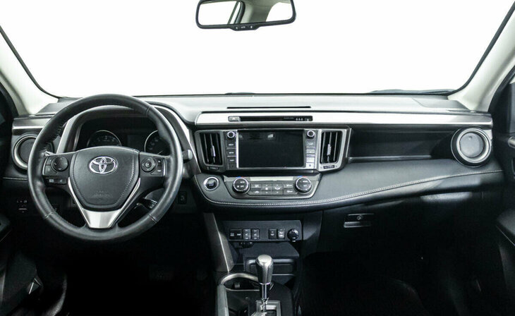 Toyota RAV4 - Фото 5