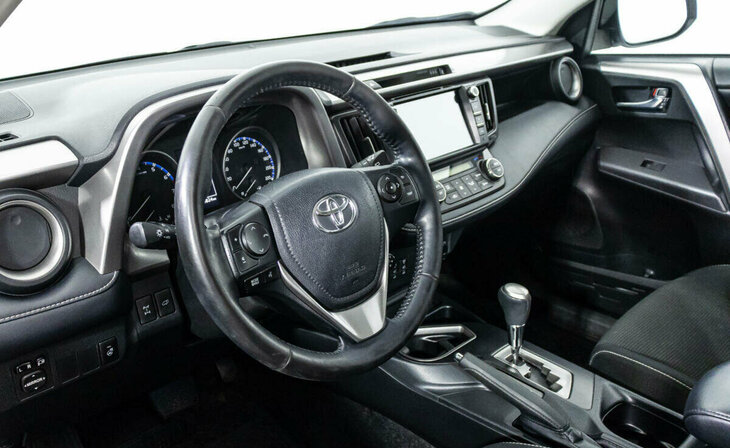 Toyota RAV4 - Фото 6