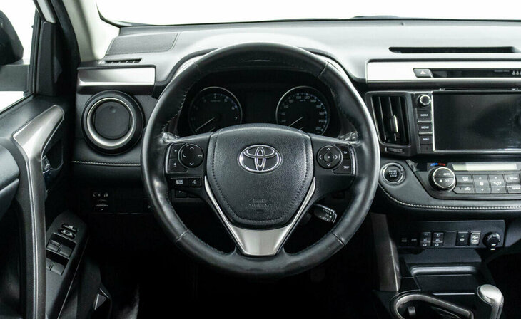 Toyota RAV4 - Фото 7