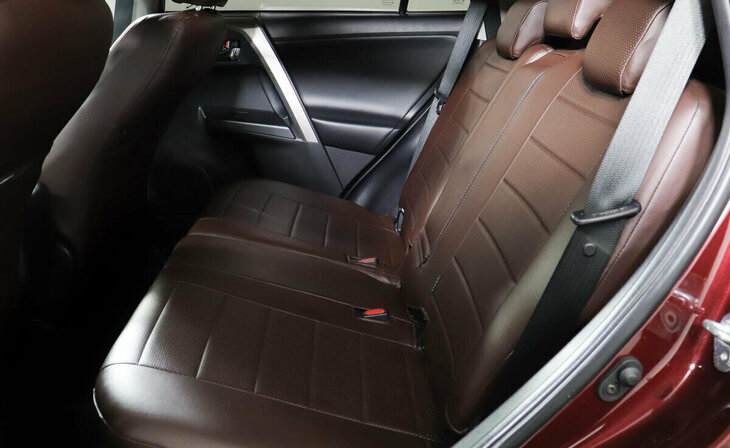 Toyota RAV4 - Фото 10