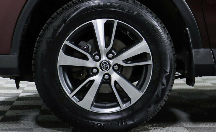 Toyota RAV4 - Фото 4