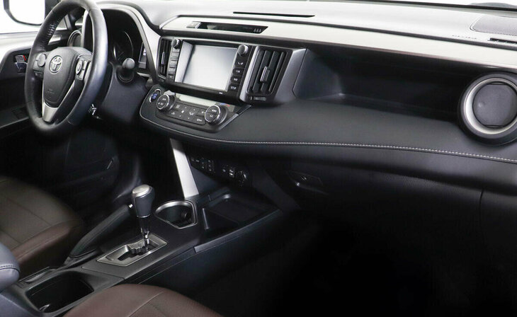 Toyota RAV4 - Фото 5